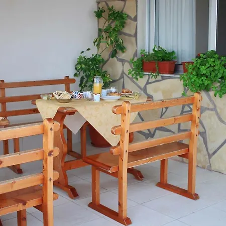 Donna Nina לינה וארוחת בוקר